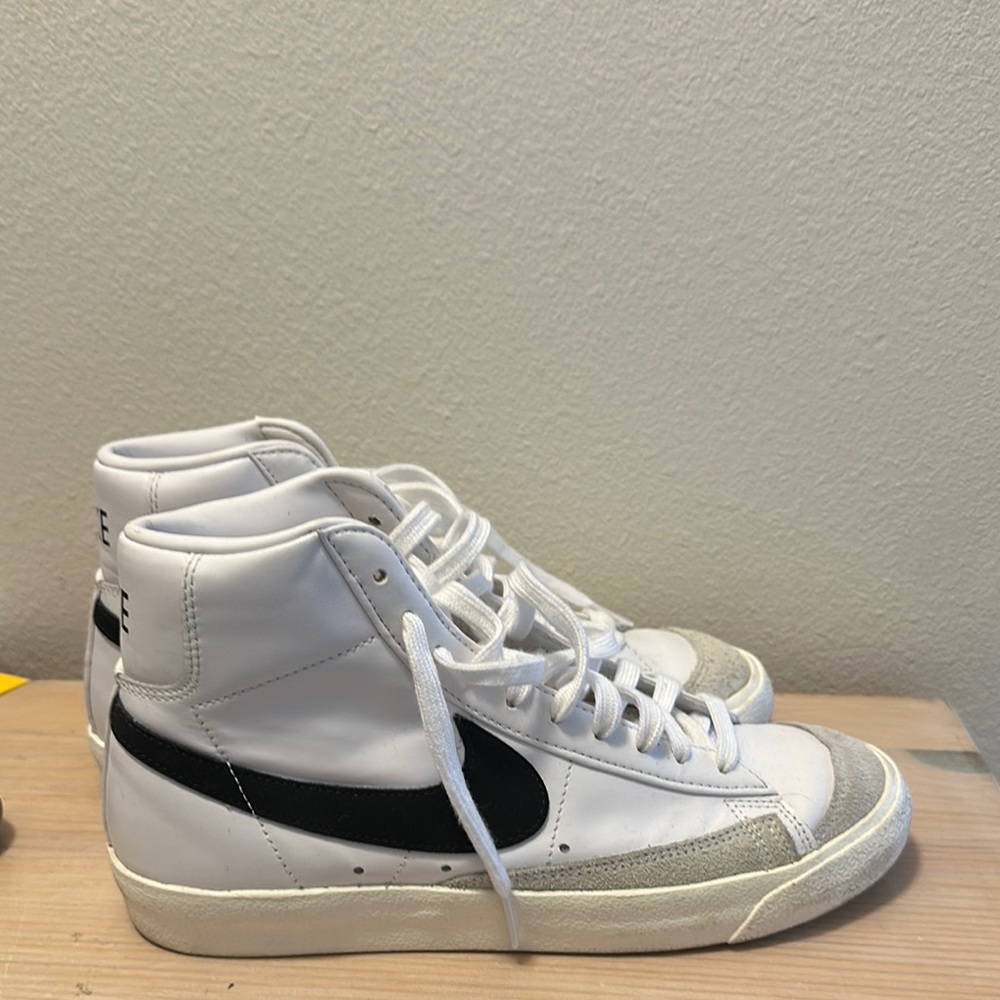 Nike Blazer Sneakers